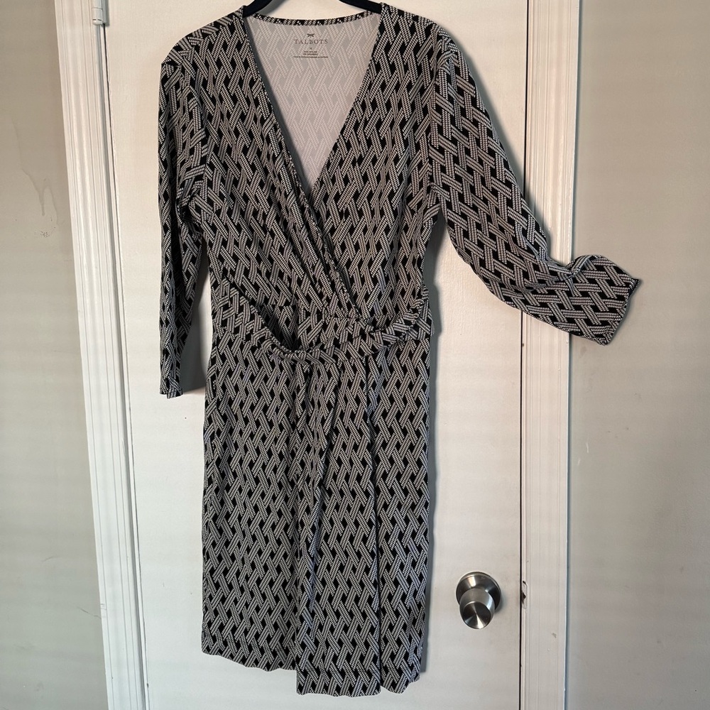 Talbots Black and White Geometric Dress Size M - Picture 1 of 4